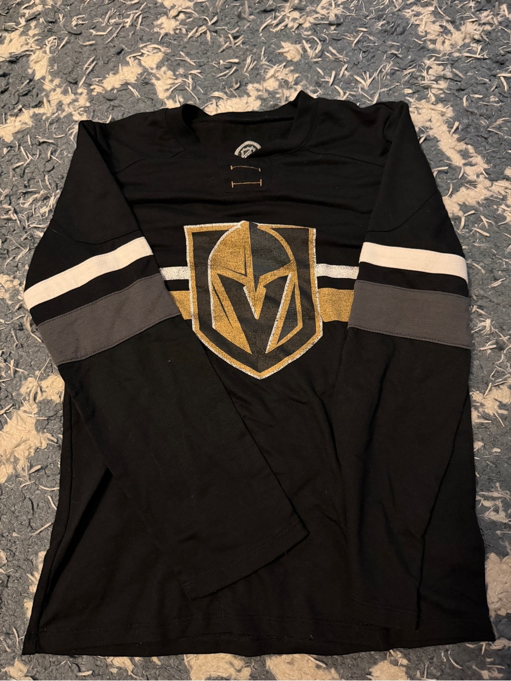 Vegas Knights Long Sleeve Graphic Hockey Shirt - Black & Gold (Youth Medium)